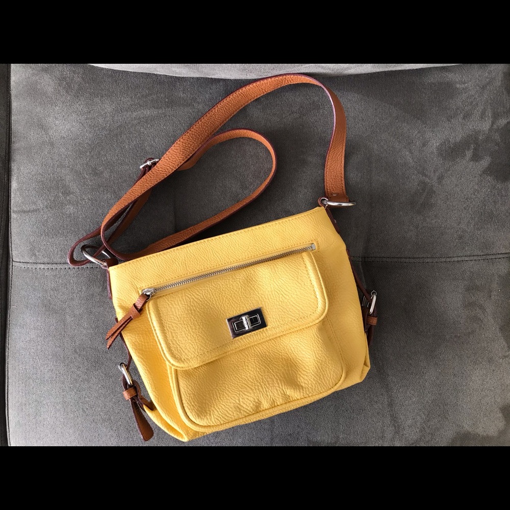 BRAND NEW yellow purse by Jessica Simpson